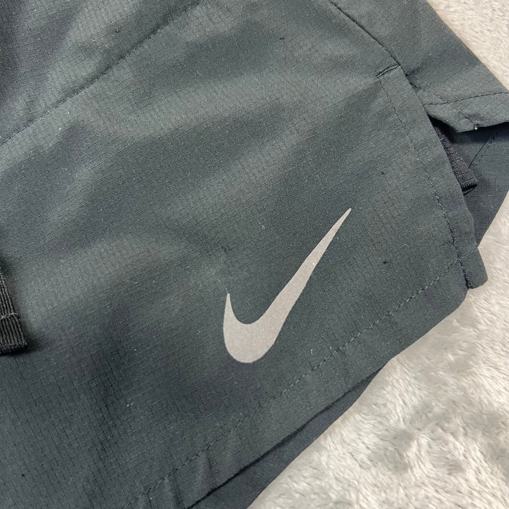 Nike Stride 7" 2 in 1 Running Shorts Mens Medium Black Dri-FIT DM4759 Training - Picture 3 of 16